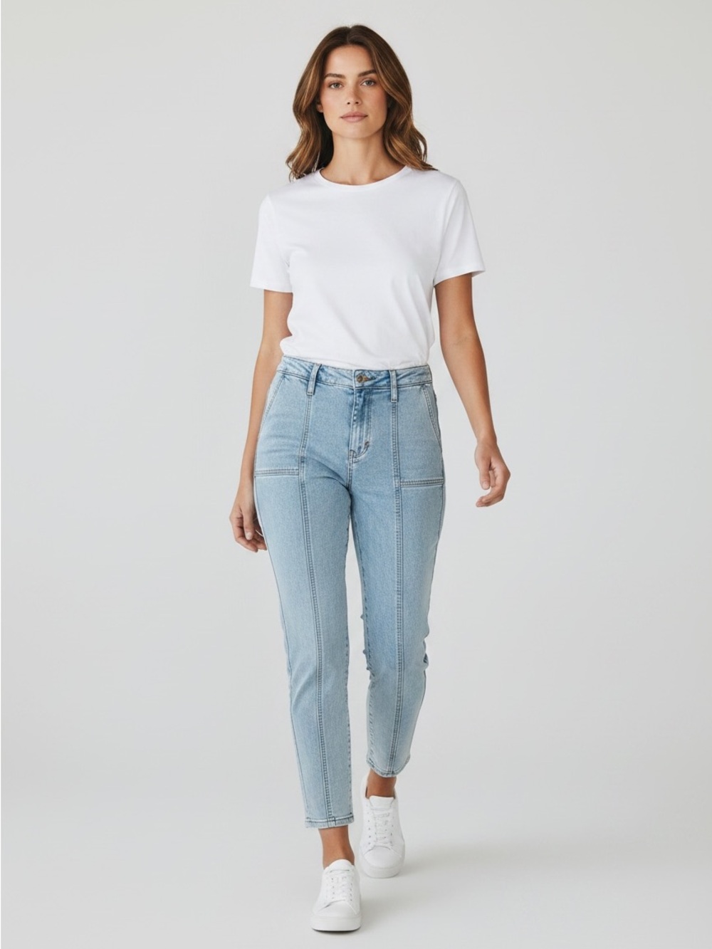 Universal Thread Women's Washed Light Blue Straight-Leg Jeans